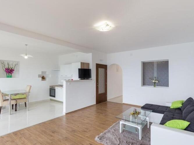 Manuela - One-bedroom With Balcony And Sea View A2 2 *