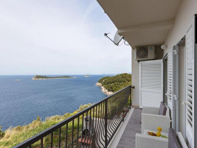 Manuela - One-bedroom With Balcony And Sea View A2 2 Apartment