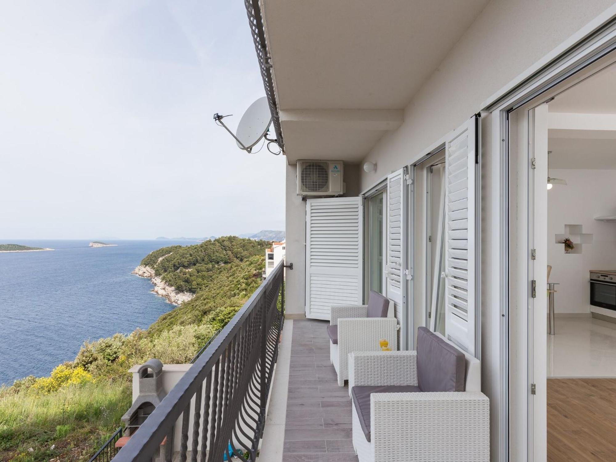 Manuela - One-bedroom With Balcony And Sea View A2 2 Apartment Cavtat